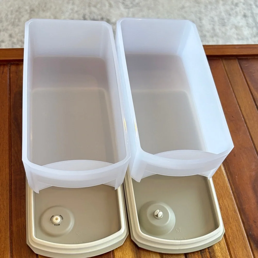 Set of 2 Tupperware Shelf Smart Containers - Hazelnut Seals
